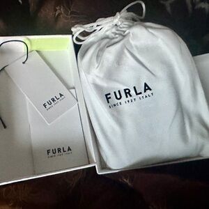 New In Box FURLA OPPORTUNITY S ZIP
AROUND Small Wallet TONI SABBIA+BALLERINA